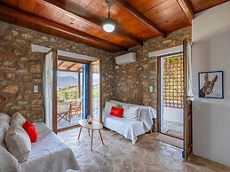 Elena s Traditional Dreamhouse