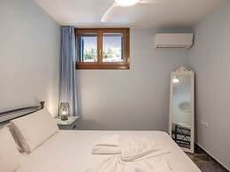 Elena s Traditional Dreamhouse