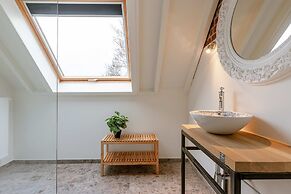 Vacation Home for 6 Person and Beautiful Garden