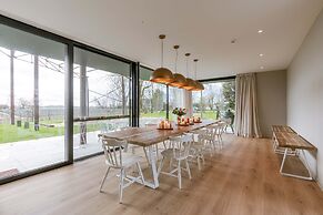 Vacation Home for 6 Person and Beautiful Garden