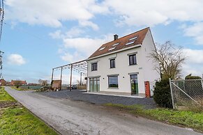Vacation Home for 6 Person and Beautiful Garden