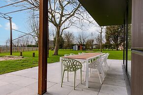Vacation Home for 6 Person and Beautiful Garden