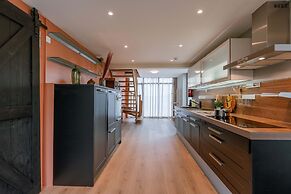 Vacation Home for 6 Person and Beautiful Garden
