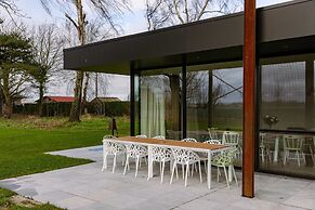 Vacation Home for 6 Person and Beautiful Garden