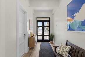 749 Paradise Pointe New Luxury Build 7 Bedroom Home