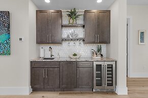 749 Paradise Pointe New Luxury Build 7 Bedroom Home