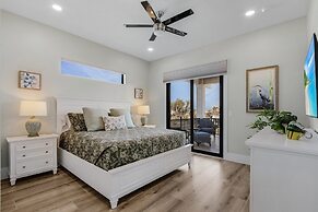 749 Paradise Pointe New Luxury Build 7 Bedroom Home