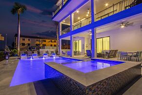 749 Paradise Pointe New Luxury Build 7 Bedroom Home