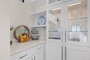 749 Paradise Pointe New Luxury Build 7 Bedroom Home