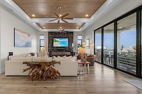 749 Paradise Pointe New Luxury Build 7 Bedroom Home