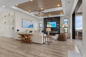 749 Paradise Pointe New Luxury Build 7 Bedroom Home