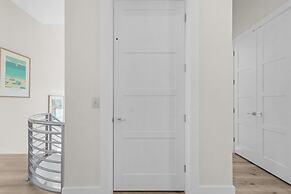 749 Paradise Pointe New Luxury Build 7 Bedroom Home