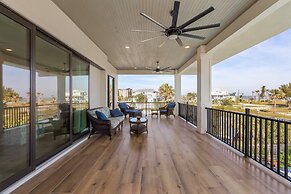 749 Paradise Pointe New Luxury Build 7 Bedroom Home