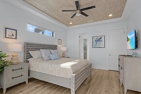 749 Paradise Pointe New Luxury Build 7 Bedroom Home