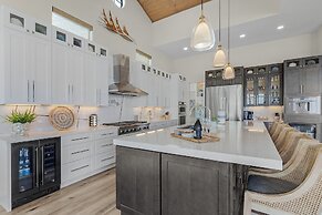 749 Paradise Pointe New Luxury Build 7 Bedroom Home