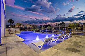 749 Paradise Pointe New Luxury Build 7 Bedroom Home