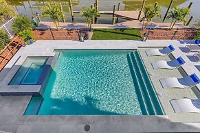 749 Paradise Pointe New Luxury Build 7 Bedroom Home