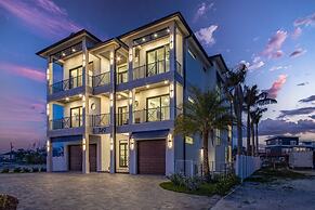 749 Paradise Pointe New Luxury Build 7 Bedroom Home