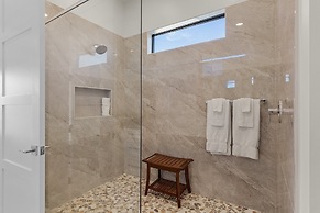 749 Paradise Pointe New Luxury Build 7 Bedroom Home