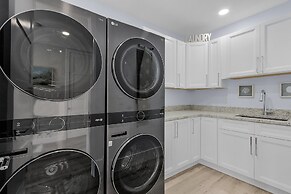 749 Paradise Pointe New Luxury Build 7 Bedroom Home