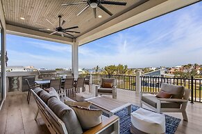 749 Paradise Pointe New Luxury Build 7 Bedroom Home