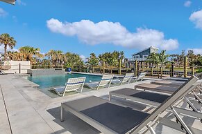 749 Paradise Pointe New Luxury Build 7 Bedroom Home