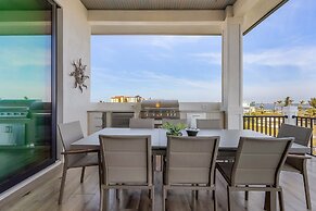 749 Paradise Pointe New Luxury Build 7 Bedroom Home