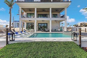 749 Paradise Pointe New Luxury Build 7 Bedroom Home