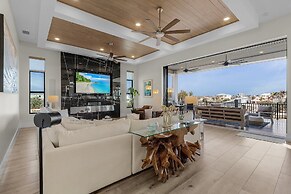 749 Paradise Pointe New Luxury Build 7 Bedroom Home