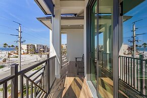 749 Paradise Pointe New Luxury Build 7 Bedroom Home