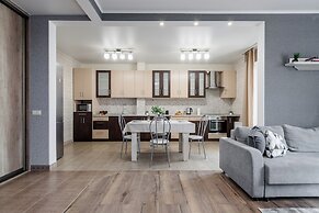 Stylish apartments near metro Vostok