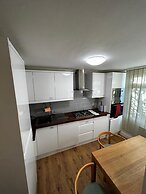 3 Bed Cottage Retreat - Private Garden & Parking