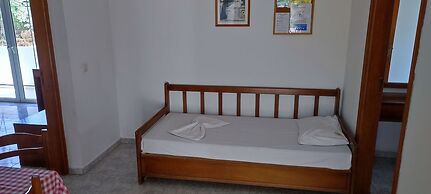 Evi Studios & Apartments Pefkos