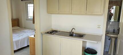 Evi Studios & Apartments Pefkos