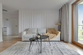 Lion Apartments - Front Park