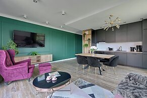 Lion Apartments - Front Park