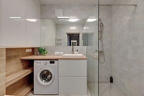 Lion Apartments - Front Park