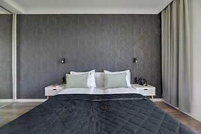 Lion Apartments - Front Park