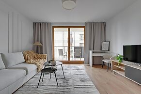 Lion Apartments - Front Park