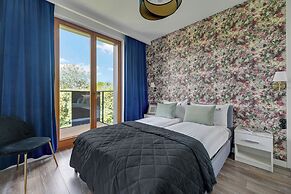 Lion Apartments - Front Park