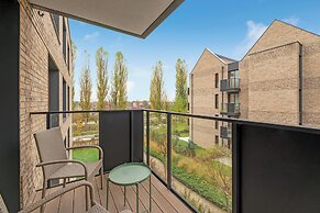 Lion Apartments - Front Park