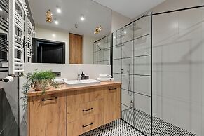 Lion Apartments - Front Park