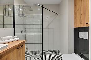 Lion Apartments - Front Park