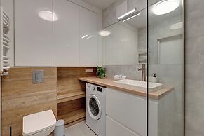 Lion Apartments - Front Park