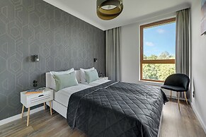 Lion Apartments - Front Park