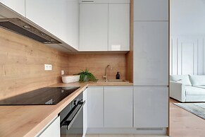 Lion Apartments - Front Park