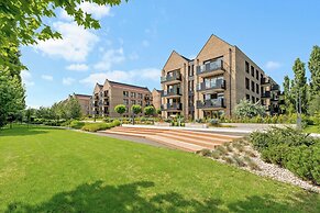 Lion Apartments - Front Park