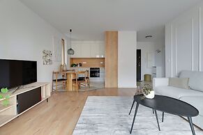 Lion Apartments - Front Park