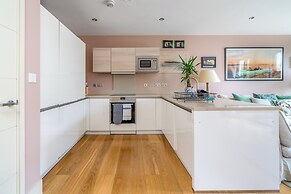 Superb Artists Flat w Free Parking