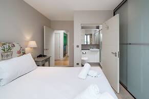 Superb Artists Flat w Free Parking